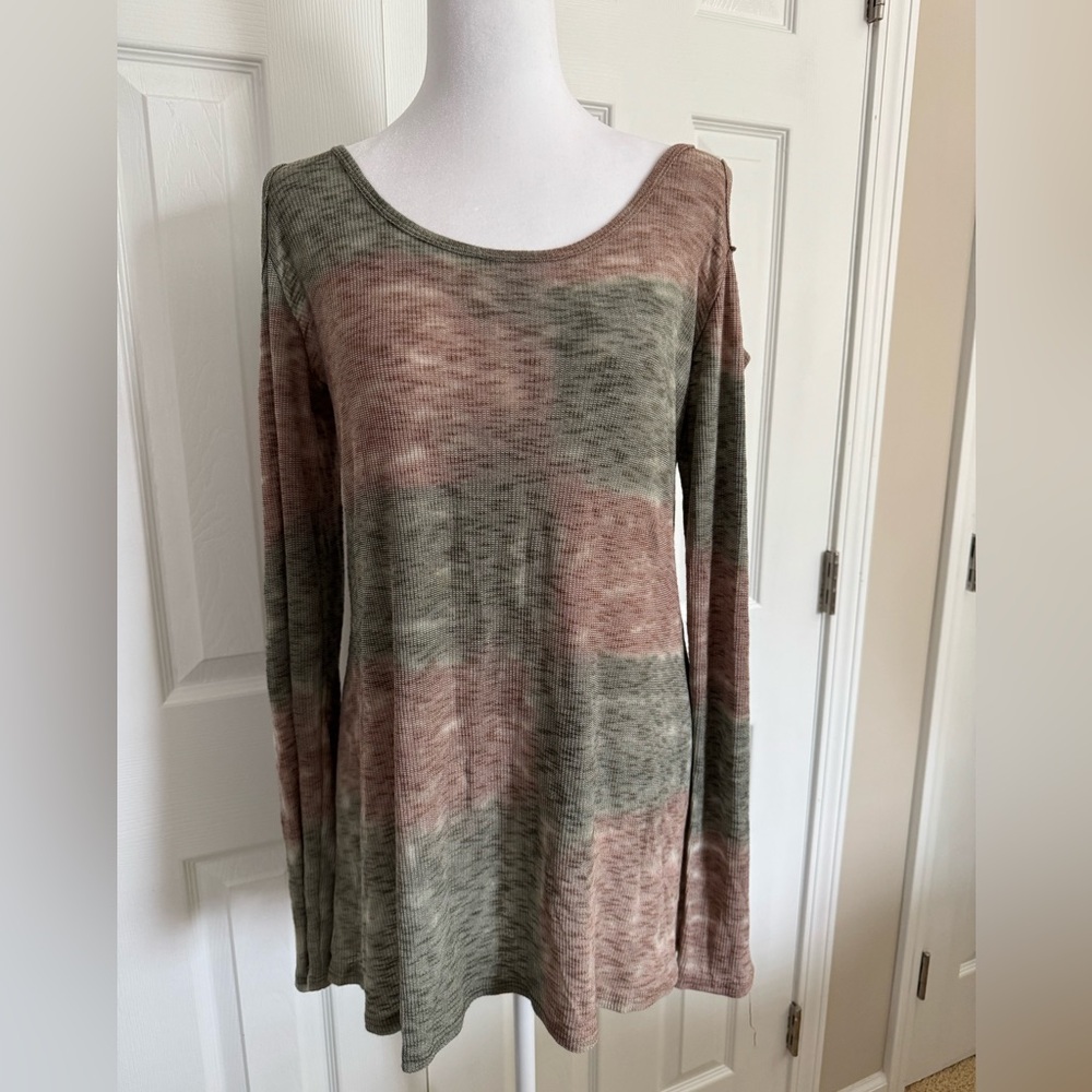 T Party long sleeve shirt with shoulder cutouts!